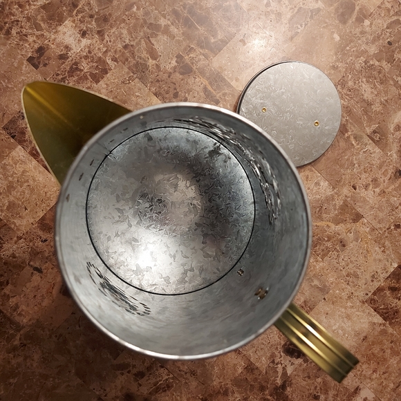 Large decorative aluminum watering can, great condition - Picture 4 of 8